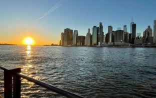 Skyline NYC mit Sonnenuntergang