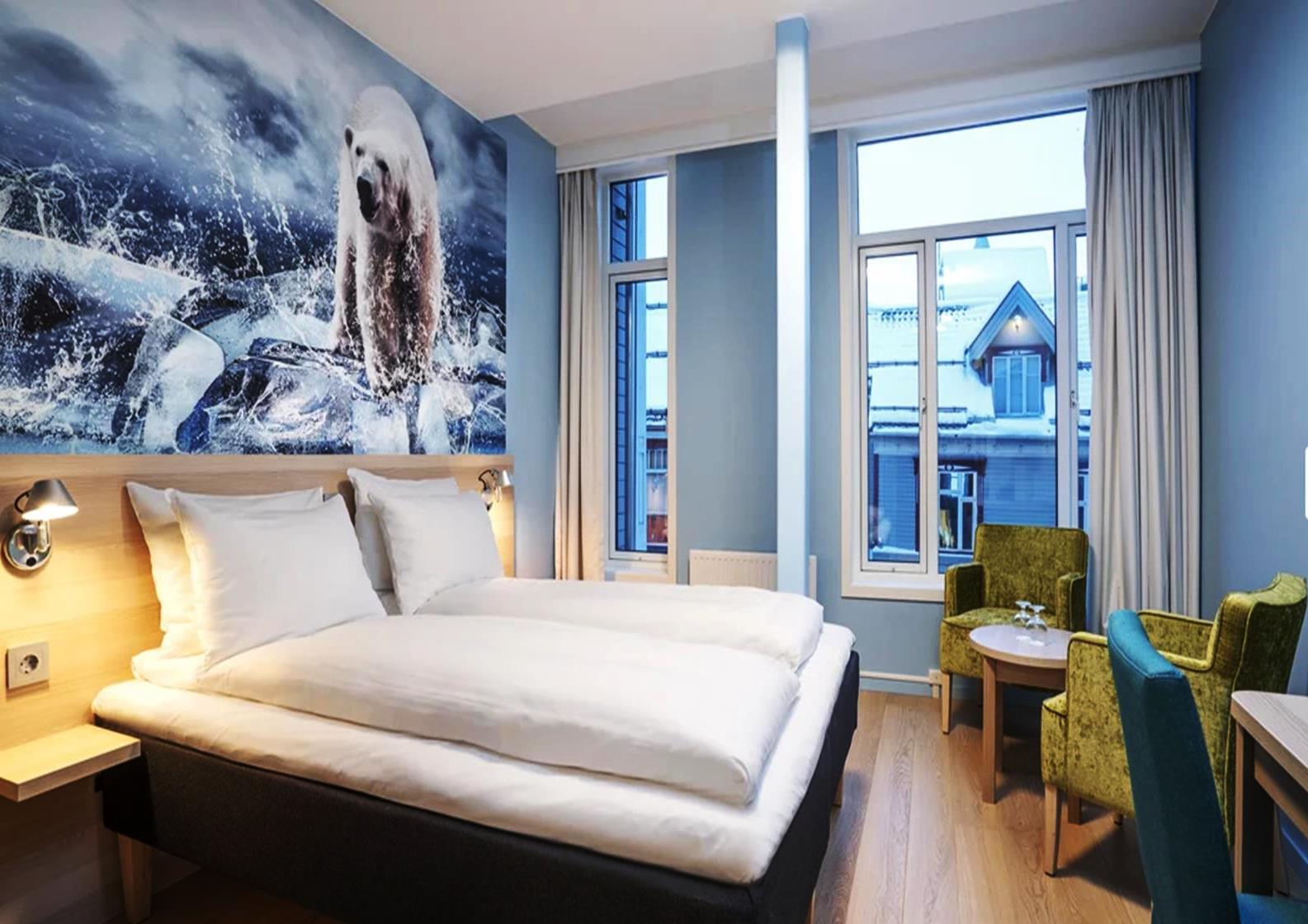 Hotel-Elysees-Union-Aussen-Ausblick-Eifelturm-Paris-Marathon