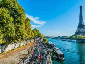 paris-marathon-lauefer-entlang-der-saine